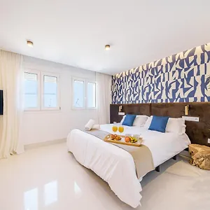 Near Stunning Views & Comfort Apartamento Málaga